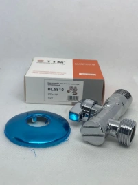 TIM Кран шаровый угловой BL5810 1/2x1/2 с сеткой