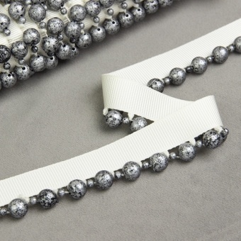 Бахрома-кант молочный/матовый хром-черный-поталь с бусами NS-4V-1 фото 1