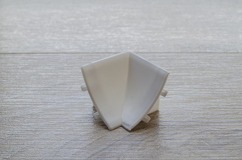 Угол к плинтусу для столешницы  ИДЕАЛ Белый 001 внутр./нар. фото 1